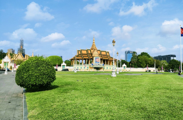Royal Palace Park Phnom Penh Cambodia place_thumb
