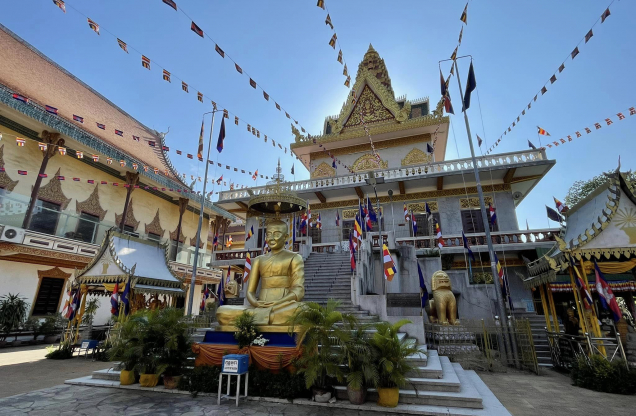 Wat Ounalom Monastery Phnom Penh Cambodia place_profile